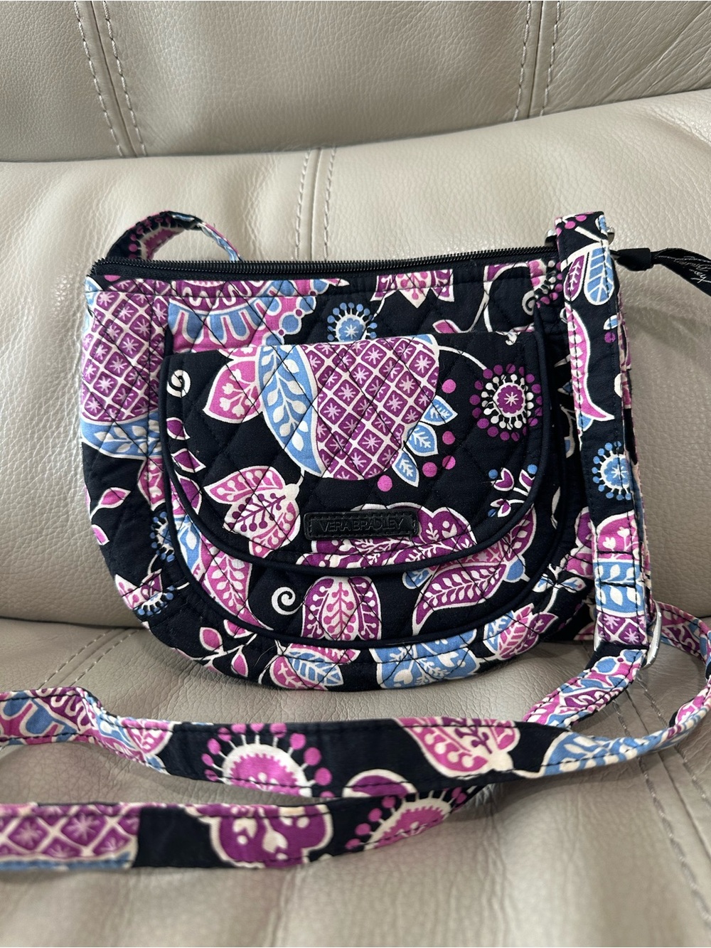 Vera Bradley crossbody like new!